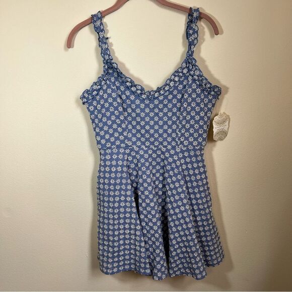 ✨ Altar’d State Chambray Embroidered Blue White Mini Dress Small NWT - Picture 1 of 13